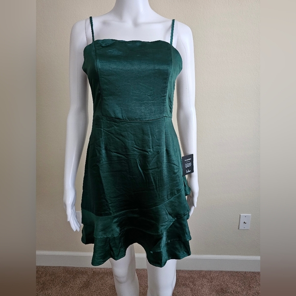 NWT LULUS Dreams Come True Emerald Green Satin Ruffled Mini Dress - Picture 6 of 7